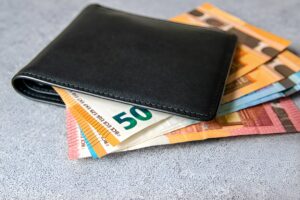 2500 € par mois en 2025 : est-ce un bon salaire ?